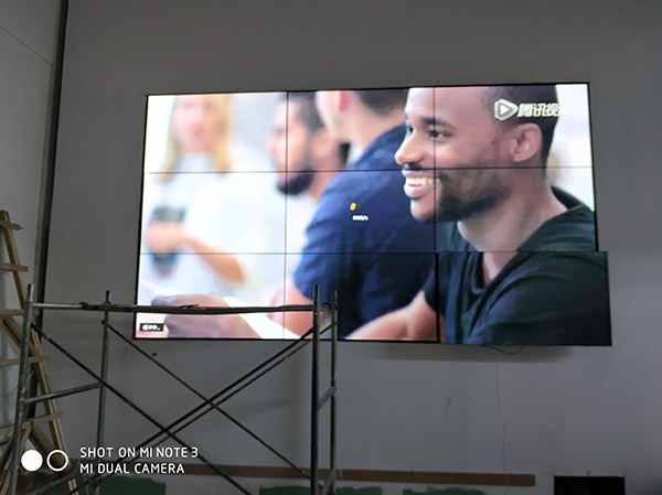 襄陽(yáng)某單位55寸液壓安裝3×3 襄陽(yáng)某單位55寸液壓安裝3×3