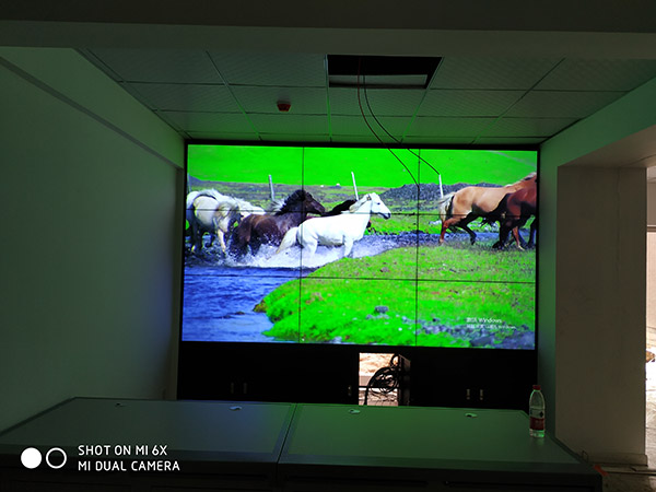 某小區監控室46寸3*3 某小區監控室46寸3*3