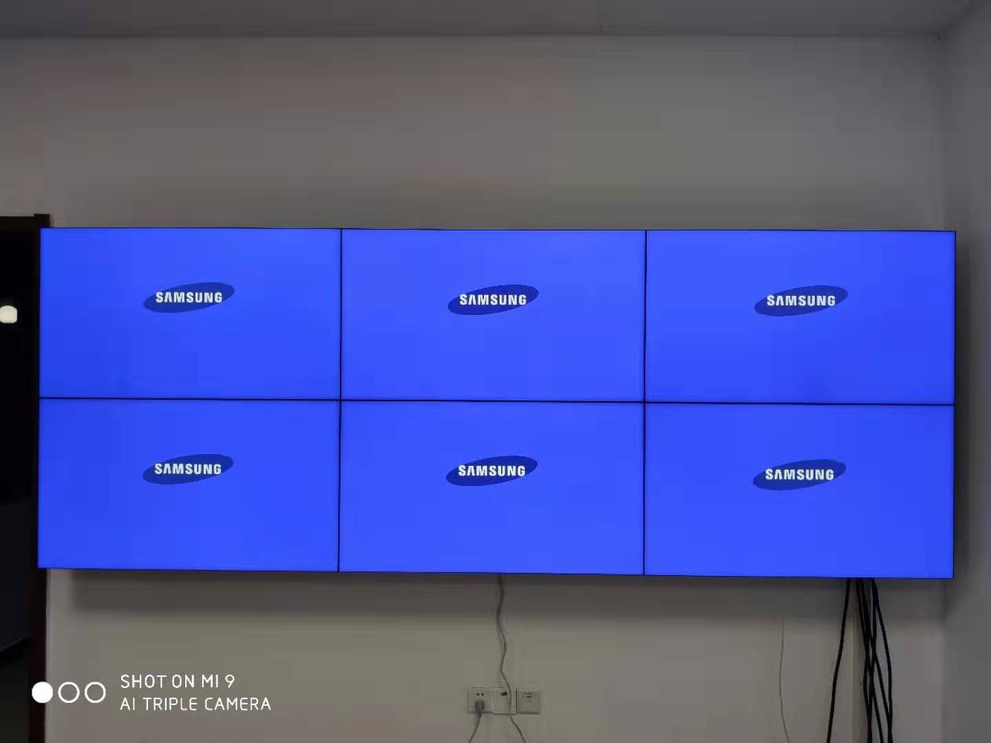 武漢市某政府機關(guān)46寸2x3