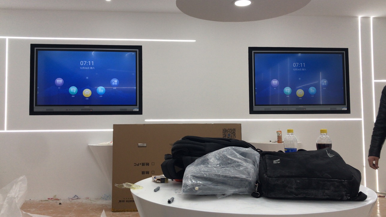 孝感某單位65寸觸控一體機 孝感某單位65寸觸控一體機